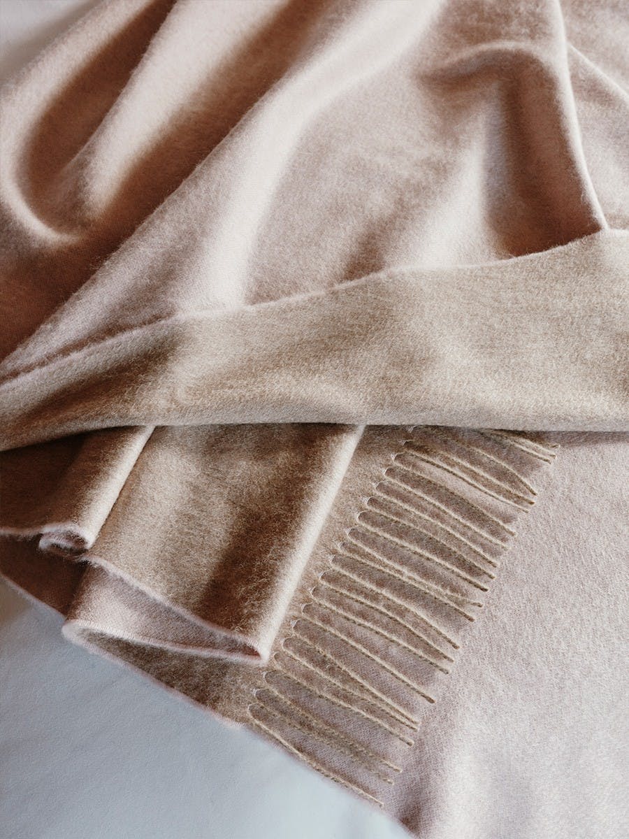 Arran Reversible Stone Pink Cashmere Throw | Begg x Co