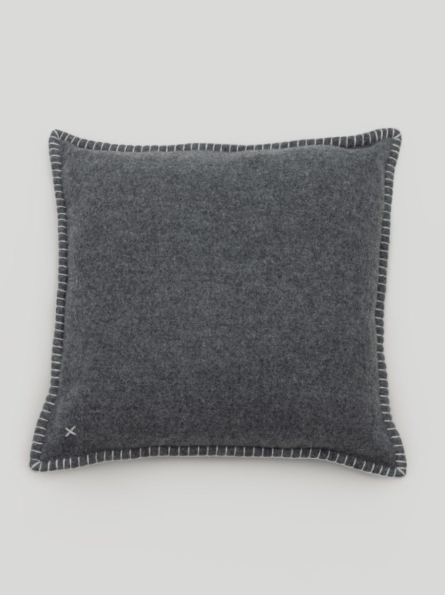 Balsas Lambswool Cashmere Cushion Flannel Black | Begg x Co