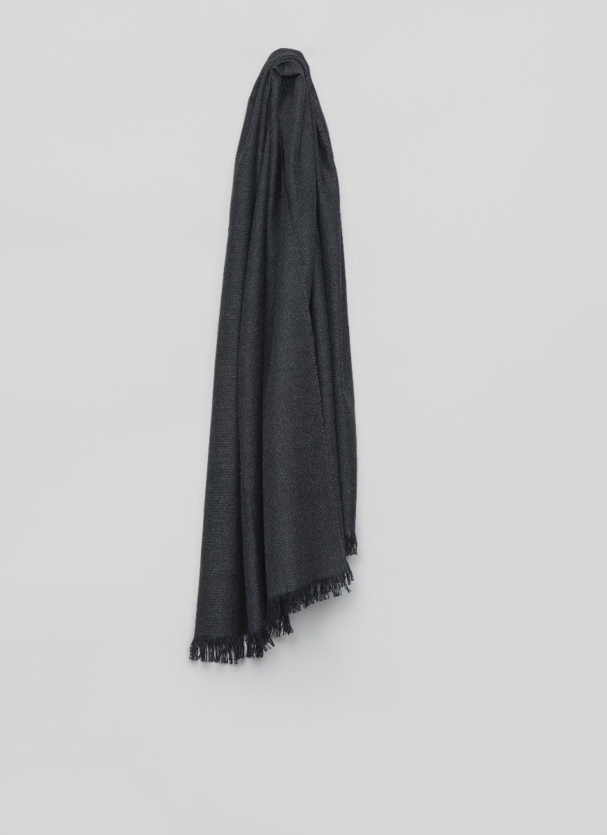 Kishorn Mens Cashmere Scarf Charcoal | Begg x Co