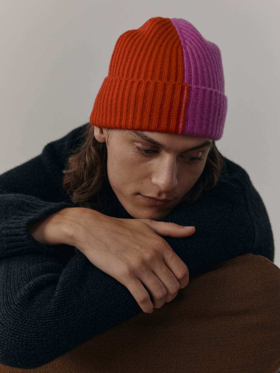 Knitted Bi-Colour Cashmere Beanie Red| Begg x Co