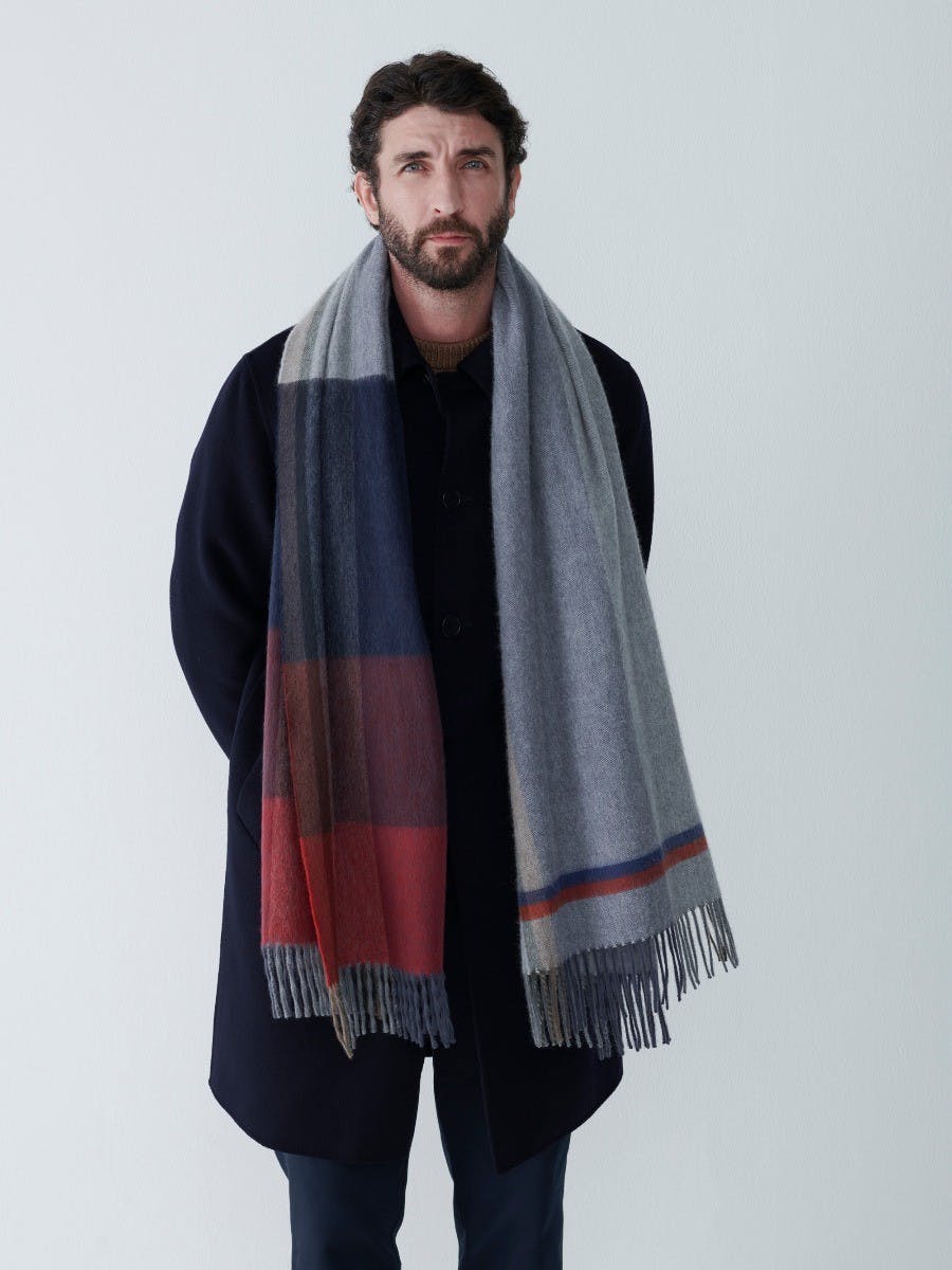 Men's Lambswool Oversize Scarf in Grey Red | Begg x Co