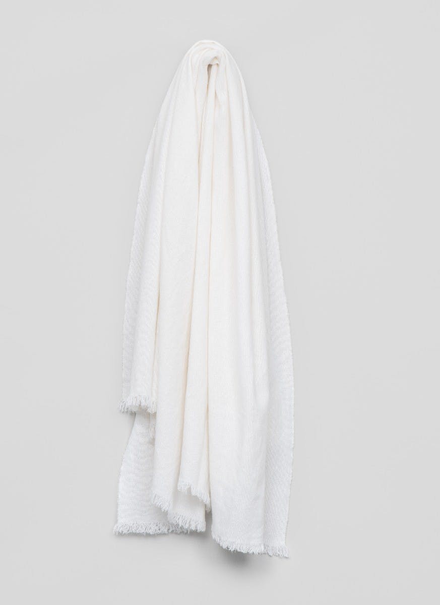 Kos Solid Washed Cashmere Linen Travel Blanket White | Begg x Co