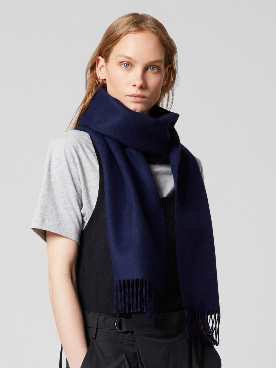Woman's Vier Lambswool Cashmere Scarf Navy | Begg x Co