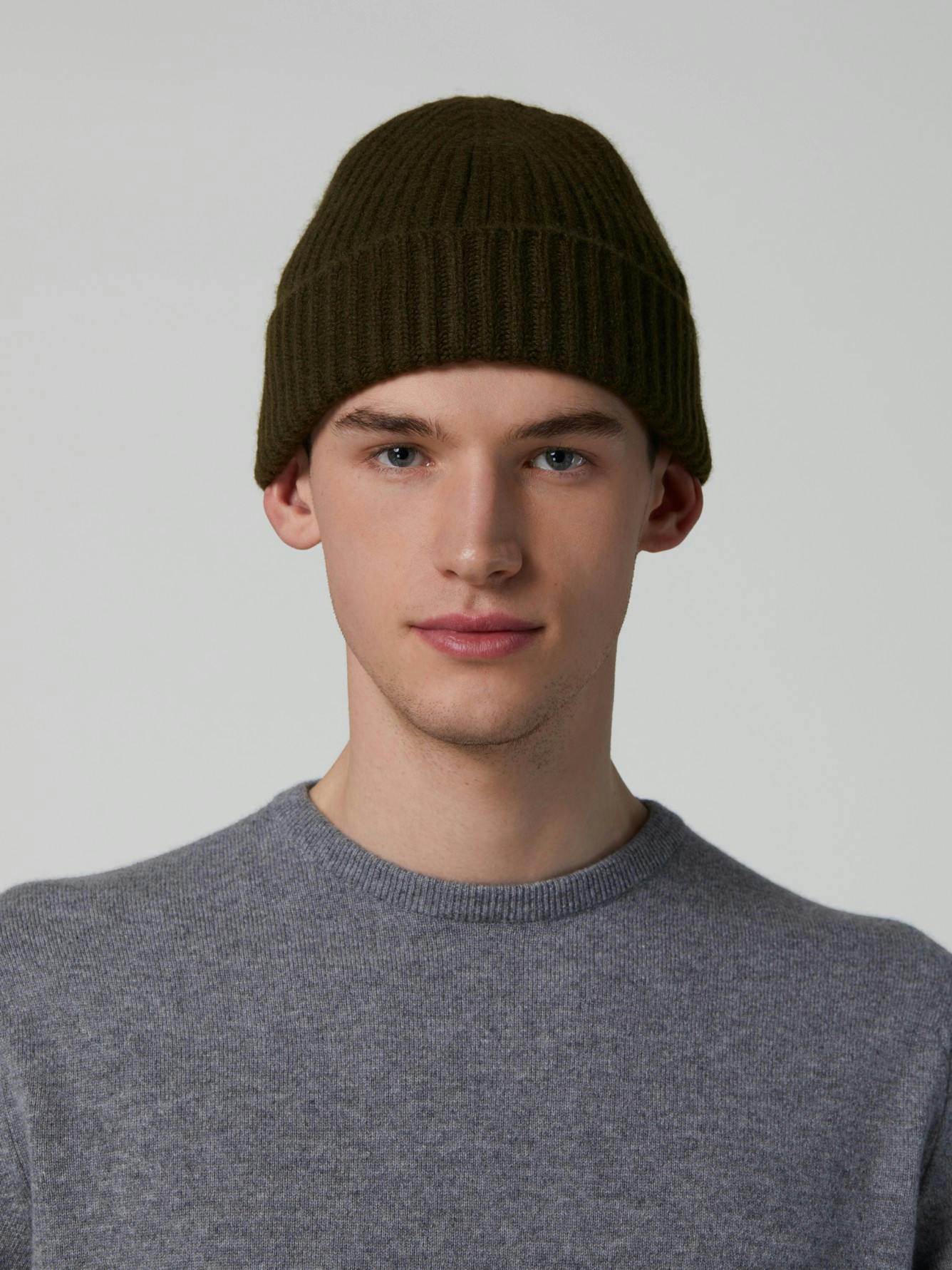 Men's Grey Cashmere-Blend Ribbed Beanie Hat