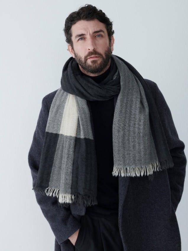 Men's Charcoal White Oversized Cashmere Scarf | Begg x Co